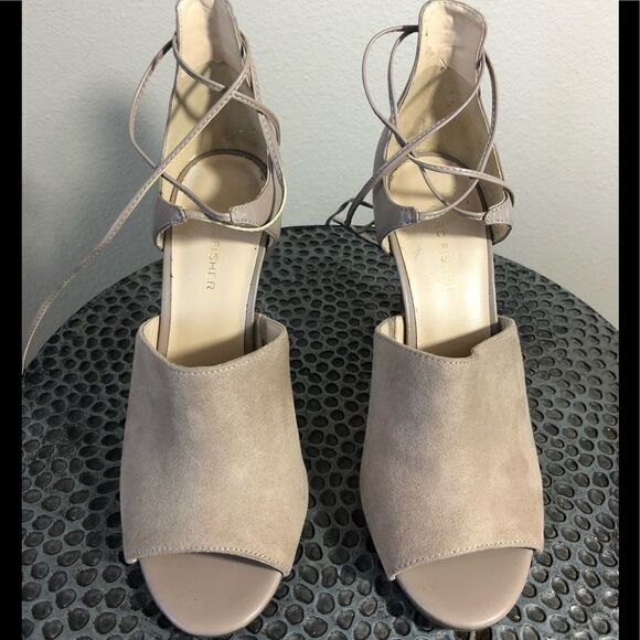 {MARC FISHER} - BEIGE FAUX SUEDE LACE UP HEELS - SIZE 9 - S4 - Picture 3 of 11